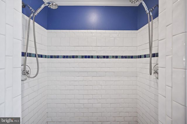 5 PERSHING AVE, Trenton, NJ 08618