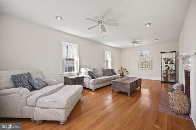 5 PERSHING AVE, Trenton, NJ 08618