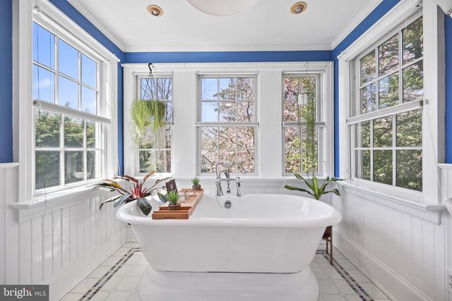 5 PERSHING AVE, Trenton, NJ 08618