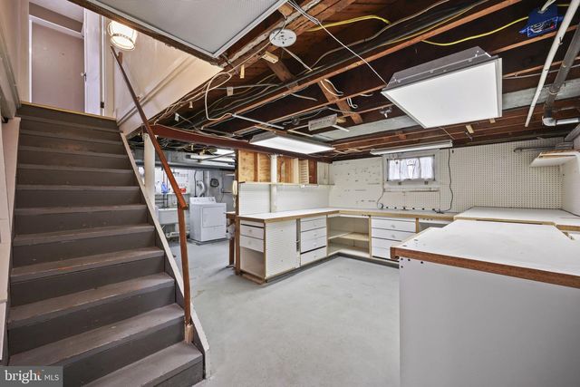 5 PERSHING AVE, Trenton, NJ 08618