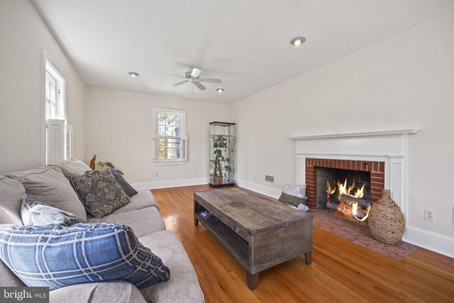 5 PERSHING AVE, Trenton, NJ 08618