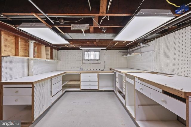 5 PERSHING AVE, Trenton, NJ 08618