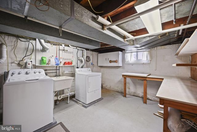 5 PERSHING AVE, Trenton, NJ 08618