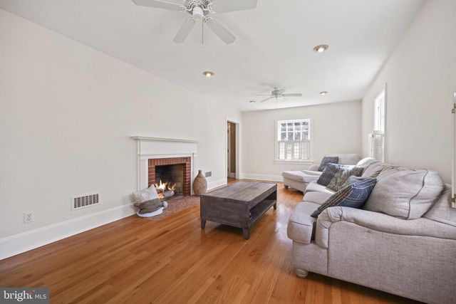 5 PERSHING AVE, Trenton, NJ 08618