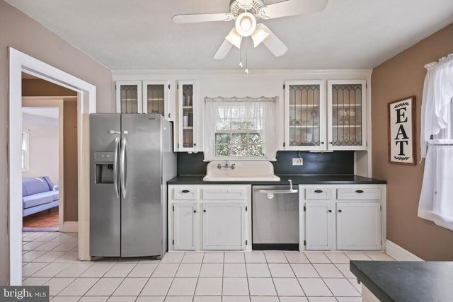 5 PERSHING AVE, Trenton, NJ 08618