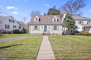 5 PERSHING AVE, Trenton, NJ 08618