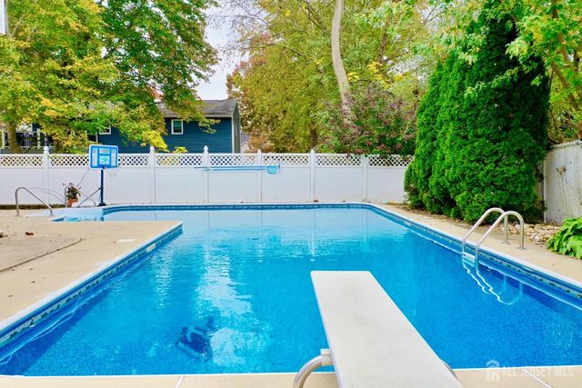 47 Avenue G Avenue, Monroe, NJ 08831