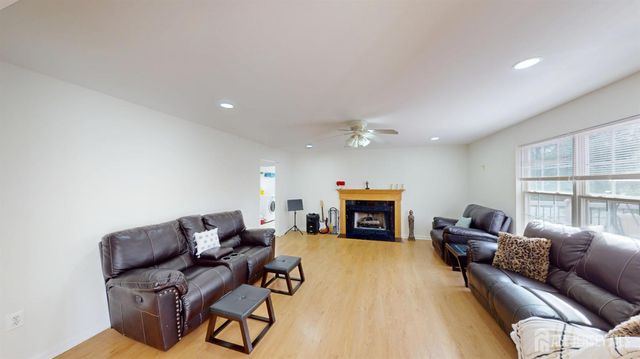 47 Avenue G Avenue, Monroe, NJ 08831