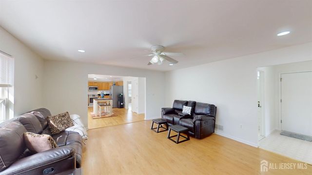 47 Avenue G Avenue, Monroe, NJ 08831