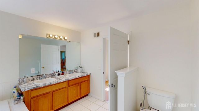 47 Avenue G Avenue, Monroe, NJ 08831