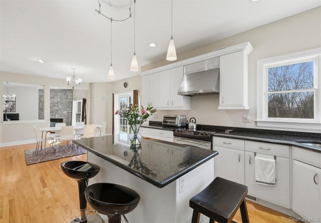 12 Feagles Road, Warwick, NY 10990