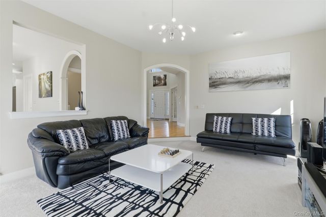 12 Feagles Road, Warwick, NY 10990