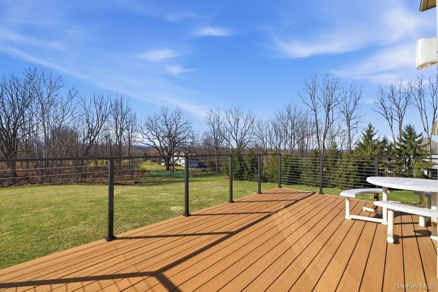 12 Feagles Road, Warwick, NY 10990