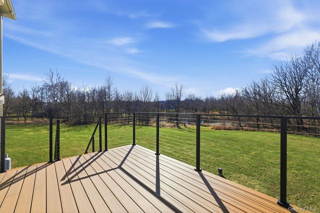 12 Feagles Road, Warwick, NY 10990