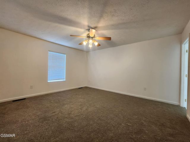 703 Duvall Court, Strawberry Plains, TN 37871