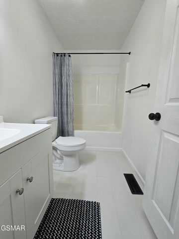 703 Duvall Court, Strawberry Plains, TN 37871