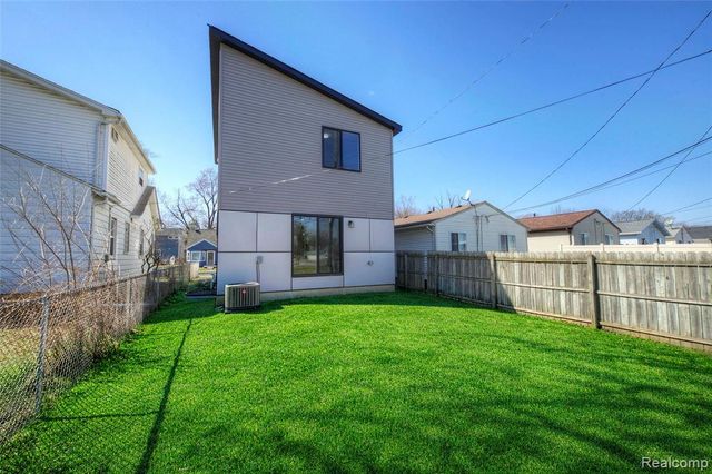 2808 Goodrich Street, Ferndale, MI 48220