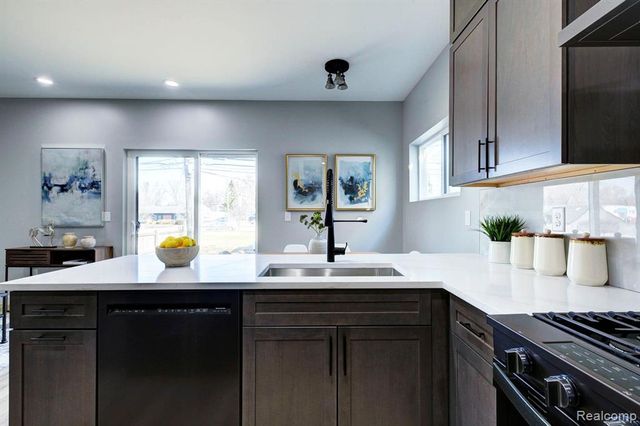 2808 Goodrich Street, Ferndale, MI 48220