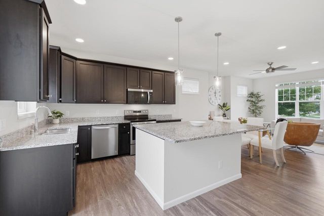 1042 O'Keeffe Avenue, Sun Prairie, WI 53590