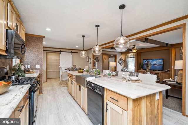 30C DEBRA CIR, Ephrata, PA 17522