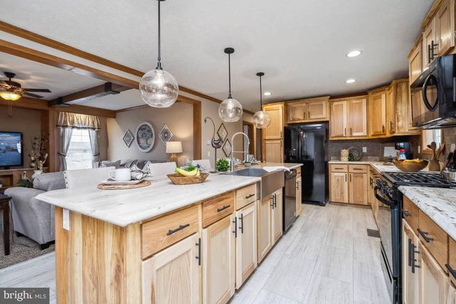 30C DEBRA CIR, Ephrata, PA 17522