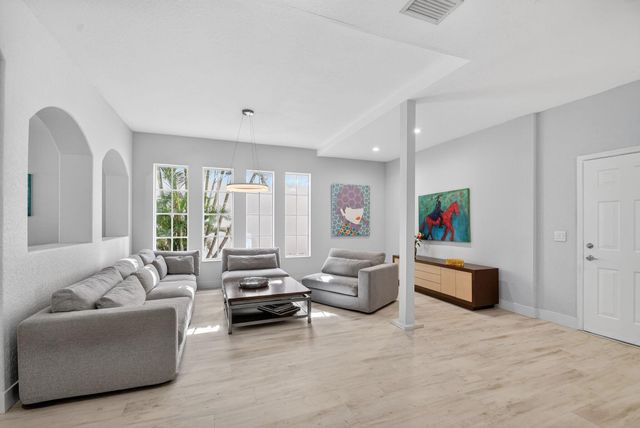 1605 E Classical Boulevard, Delray Beach, FL 33445