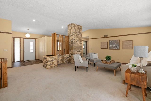 1401 E Garfield Street, Mount Horeb, WI 53572
