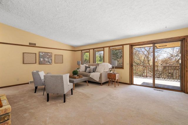1401 E Garfield Street, Mount Horeb, WI 53572