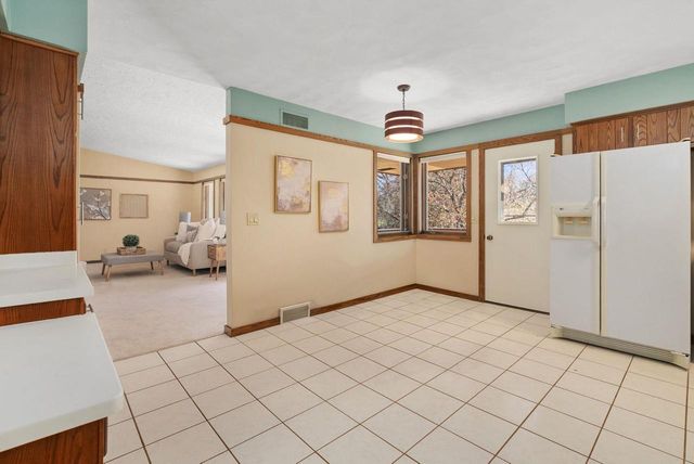 1401 E Garfield Street, Mount Horeb, WI 53572