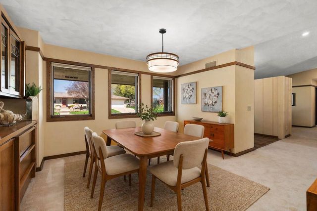 1401 E Garfield Street, Mount Horeb, WI 53572