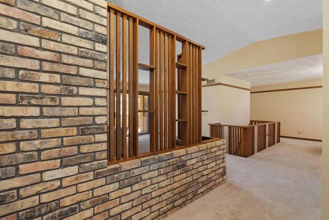 1401 E Garfield Street, Mount Horeb, WI 53572