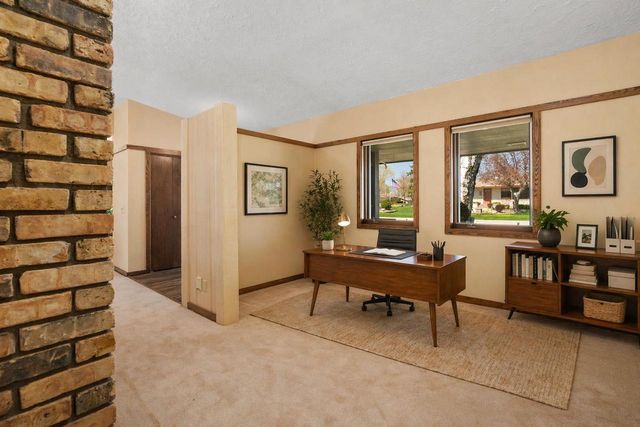 1401 E Garfield Street, Mount Horeb, WI 53572