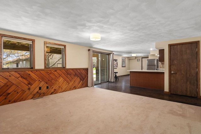 1401 E Garfield Street, Mount Horeb, WI 53572