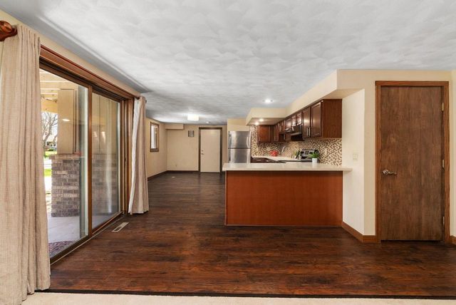 1401 E Garfield Street, Mount Horeb, WI 53572
