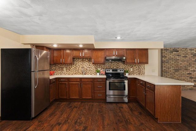1401 E Garfield Street, Mount Horeb, WI 53572