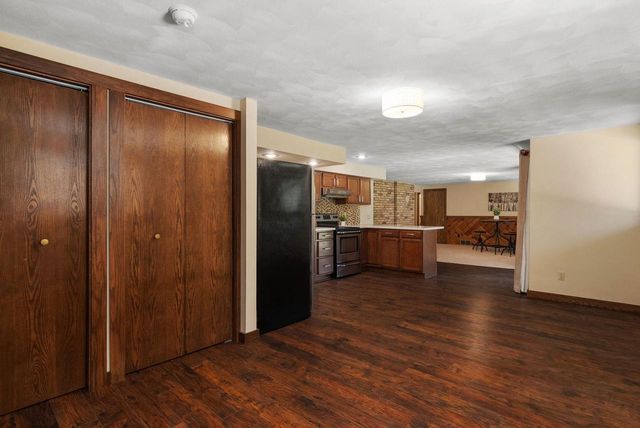 1401 E Garfield Street, Mount Horeb, WI 53572