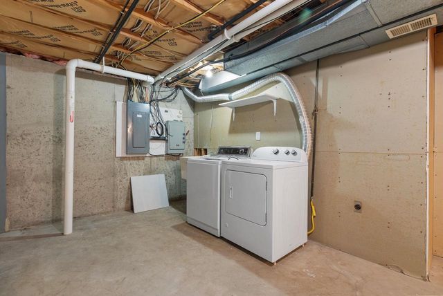 1401 E Garfield Street, Mount Horeb, WI 53572