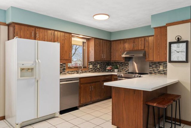 1401 E Garfield Street, Mount Horeb, WI 53572