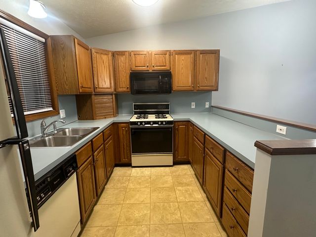 854 Amberwood W Drive SW, Byron Center, MI 49315