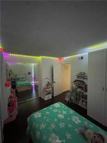 1300 Friedrich Lane B, Oxnard, CA 93033