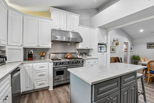 7306 ROBIN REST DR, San Antonio, TX 78209