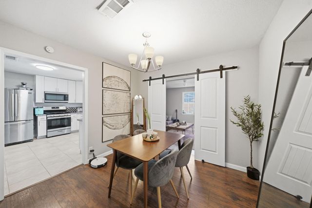 313 E Dumble Street, Alvin, TX 77511