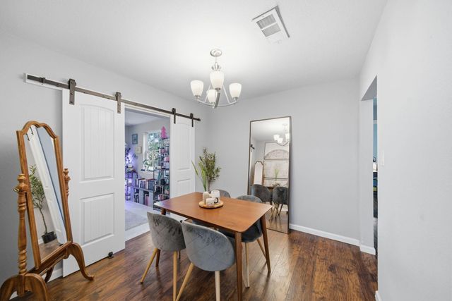 313 E Dumble Street, Alvin, TX 77511