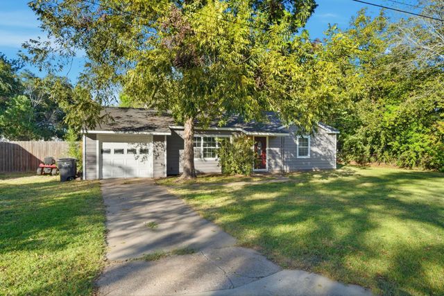 313 E Dumble Street, Alvin, TX 77511