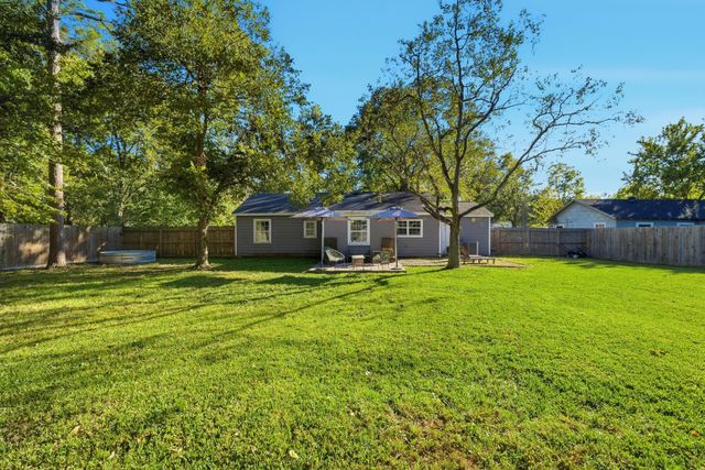 313 E Dumble Street, Alvin, TX 77511