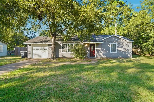 313 E Dumble Street, Alvin, TX 77511