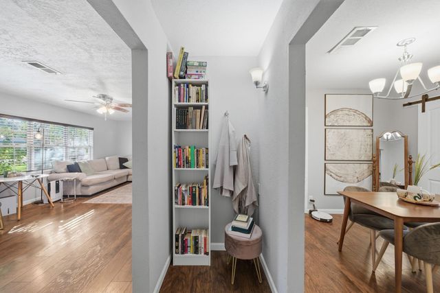 313 E Dumble Street, Alvin, TX 77511