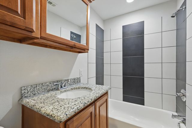901 W Munson Street, Denison, TX 75020