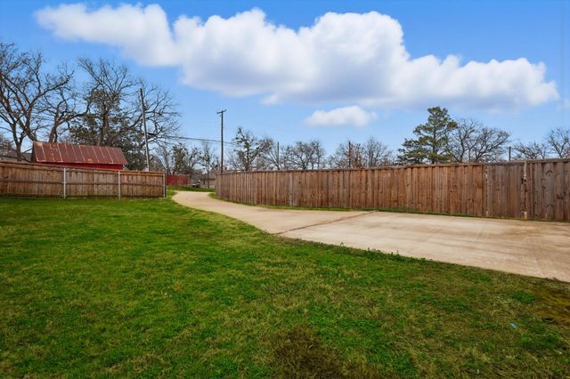 901 W Munson Street, Denison, TX 75020
