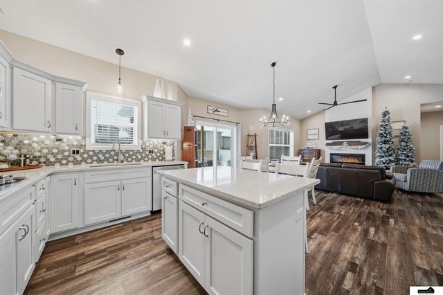 7441 Maxine Drive, Lincoln, NE 68516